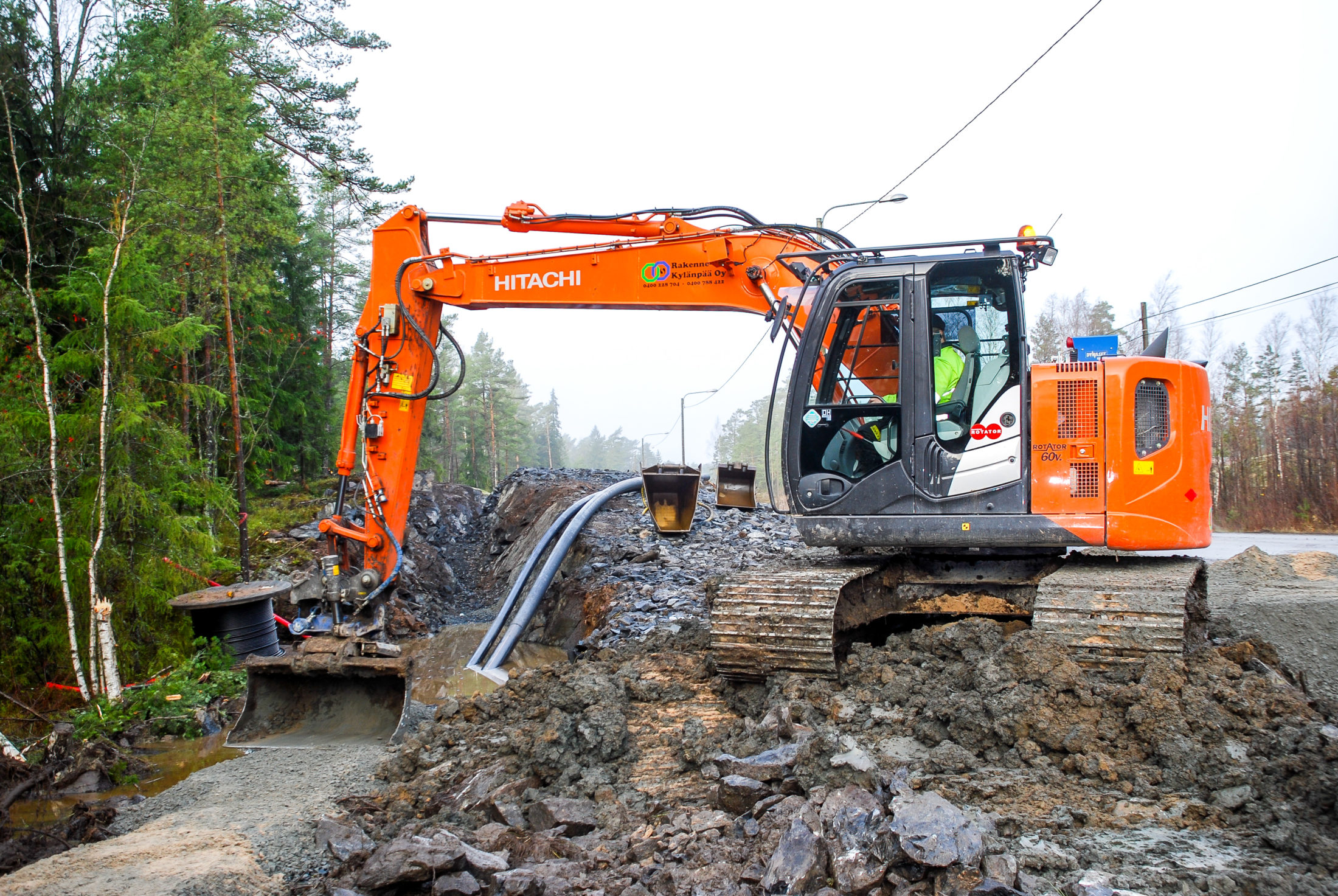 DYNASET HVB Hydraulic Vibra on Hitachi excavator 001