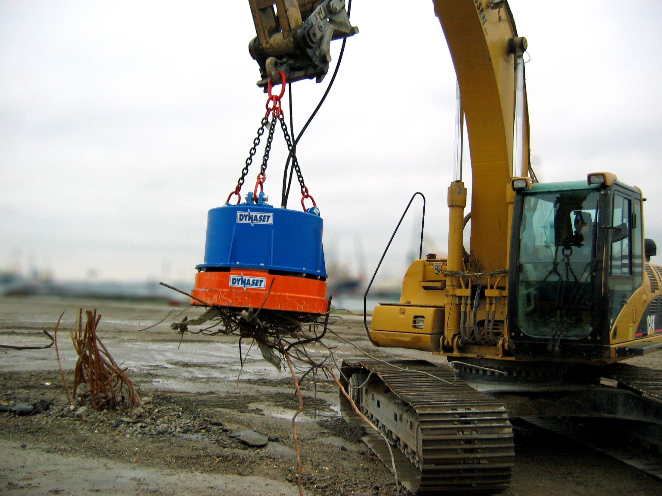HMAG excavator harbor
