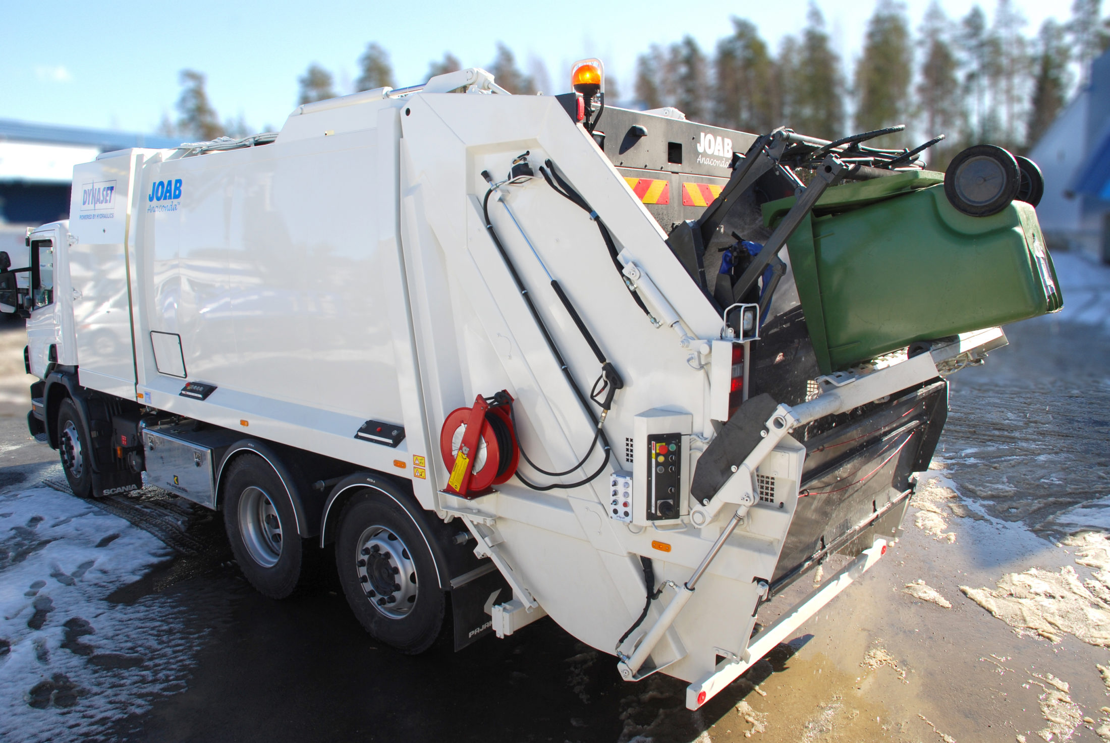 refuse truck bin wash