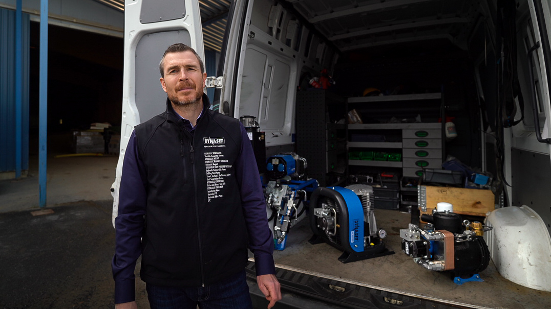 Hugues Service vehicle with Hydraulic Equipment