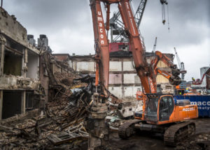 DYNASET HPW DUST High Pressure Dust Suppression on Doosan 340 Demolition Site Umacon 3 web