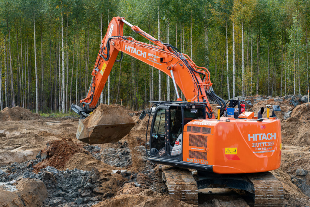 DYNASET HG Hydraulic generator that is installed onto an excavator.