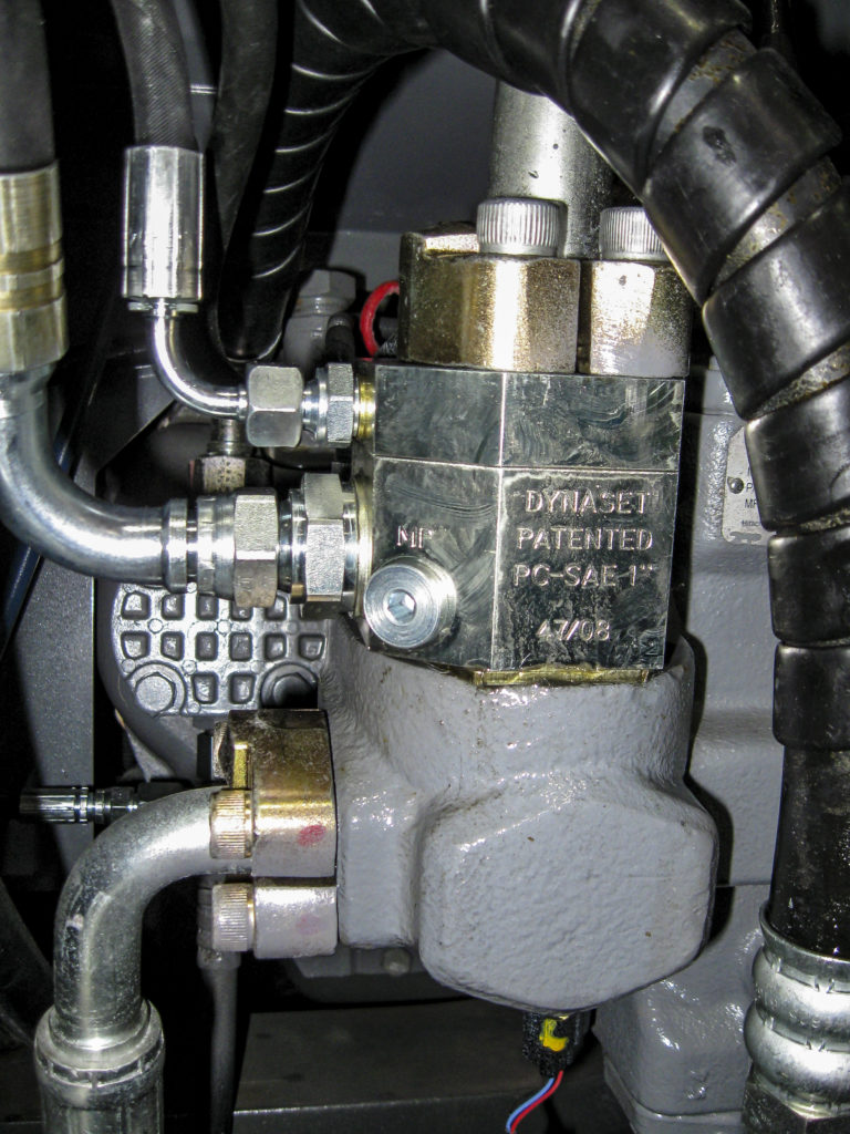 丹纳森 PV SAE，液压设备的优先阀。