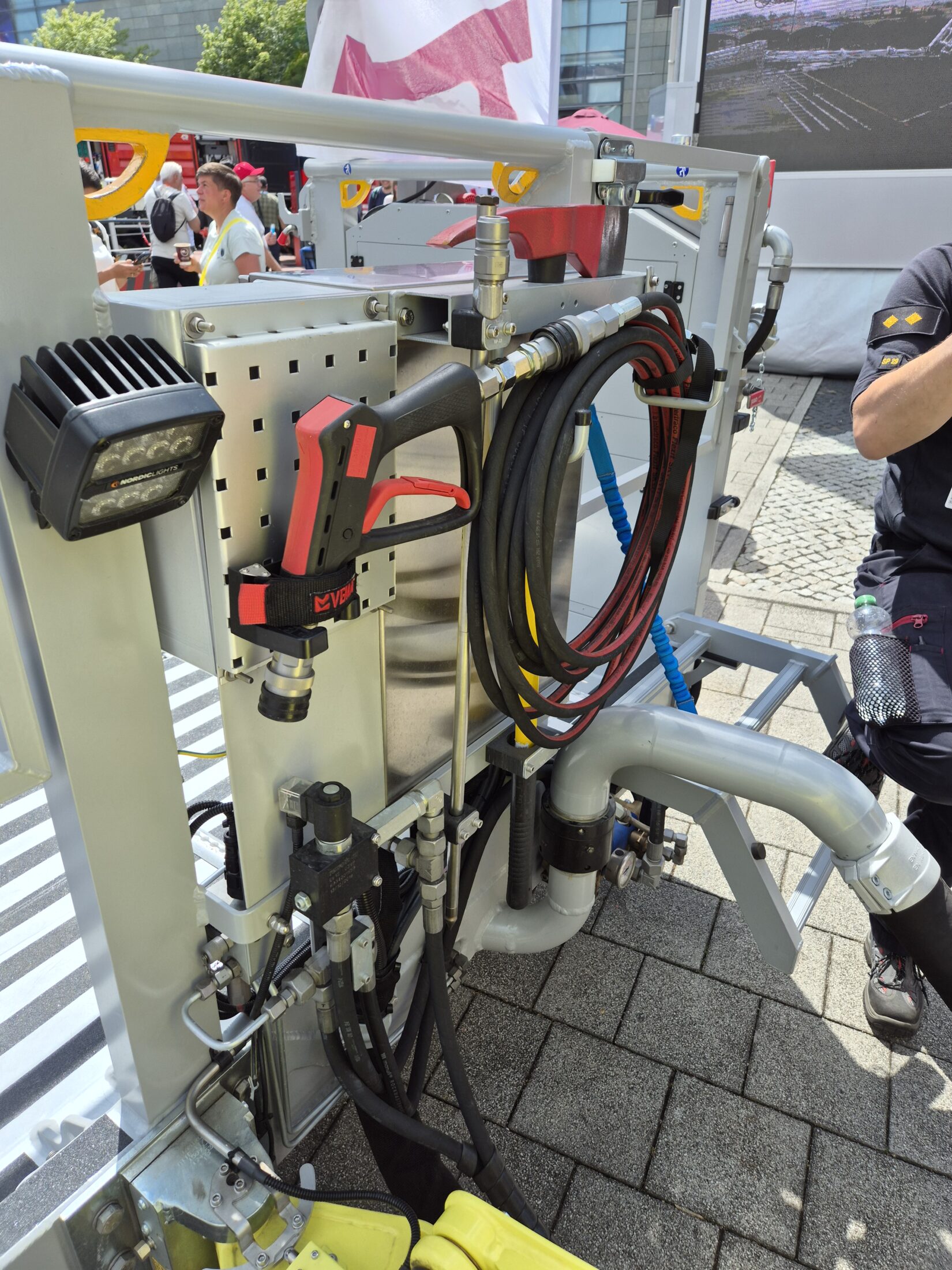 Aerial ladder equipped with DYNASET HPW-FIRE products.