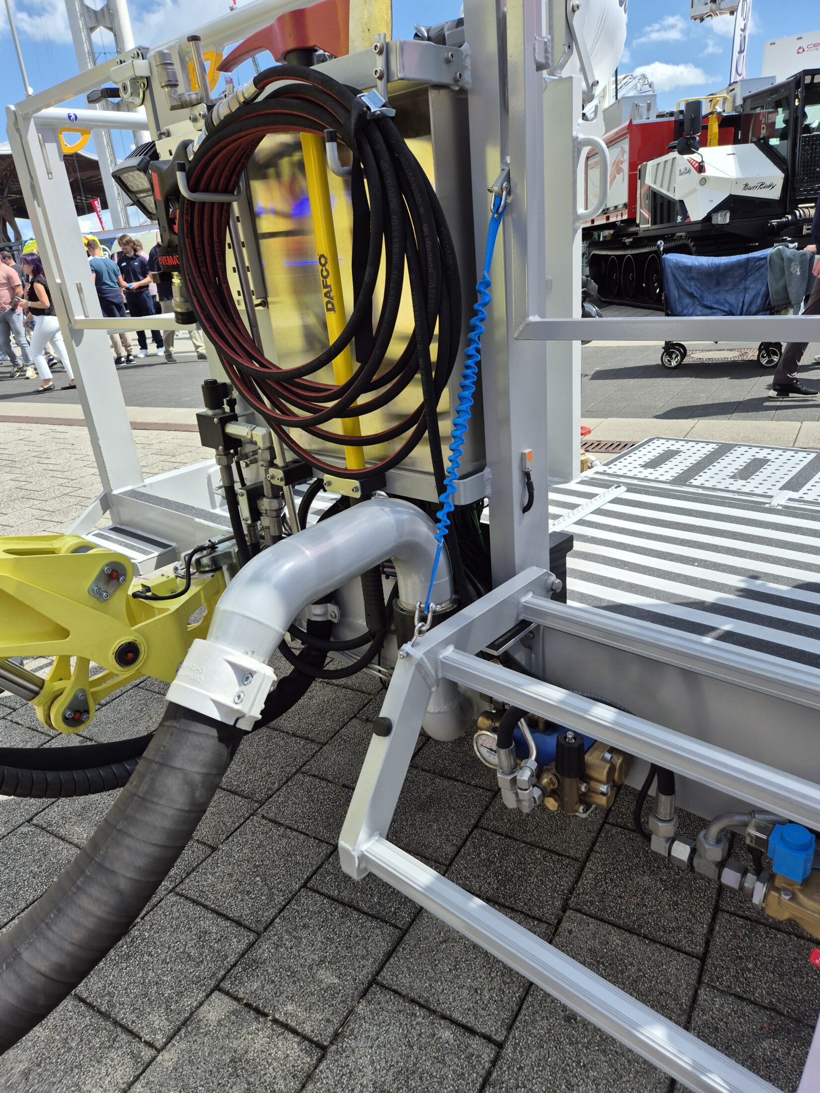 HPW 250 Hydraulic High-Pressure Water Pump installed on the lift platform. 